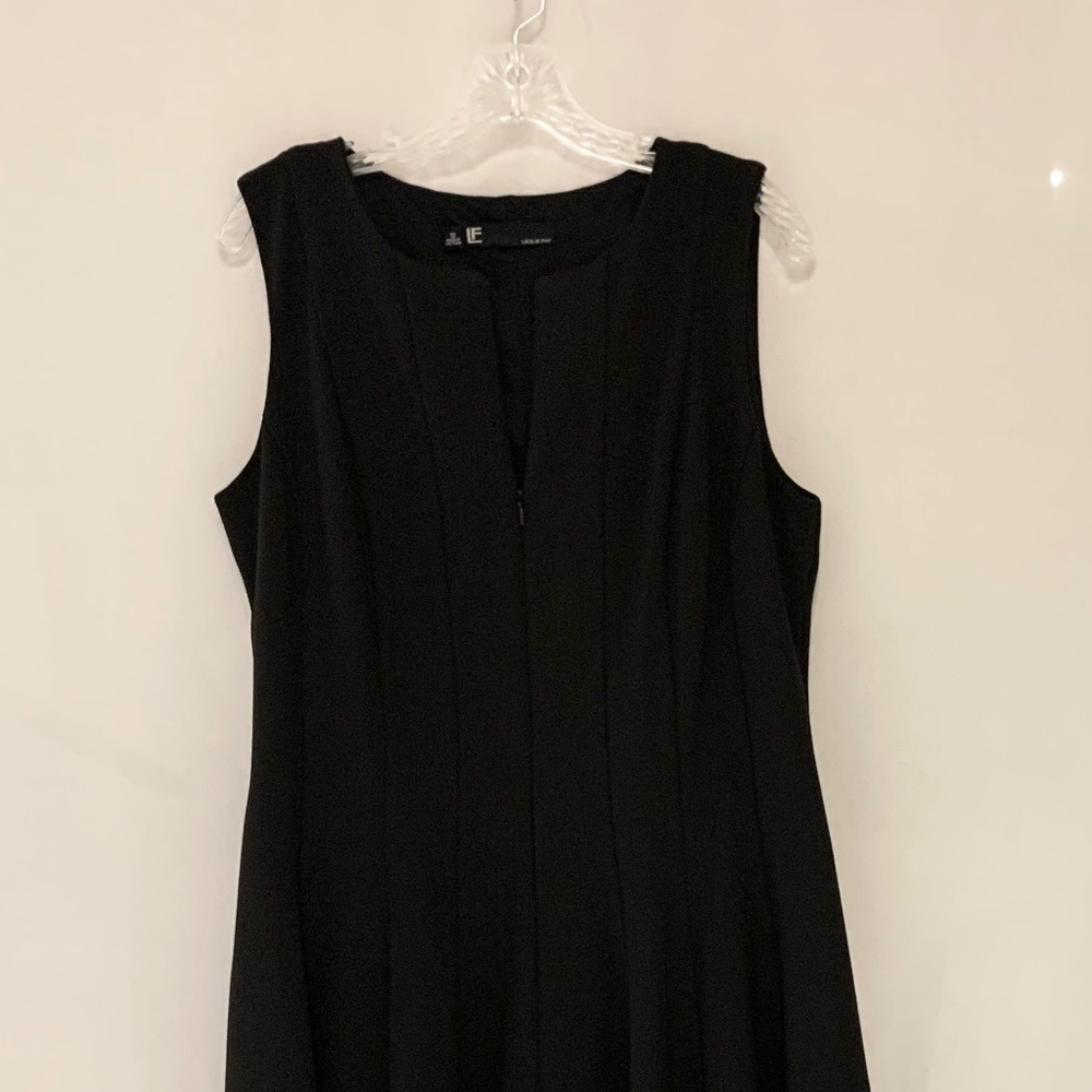 Leslie Fay Sleeveless Black Dress